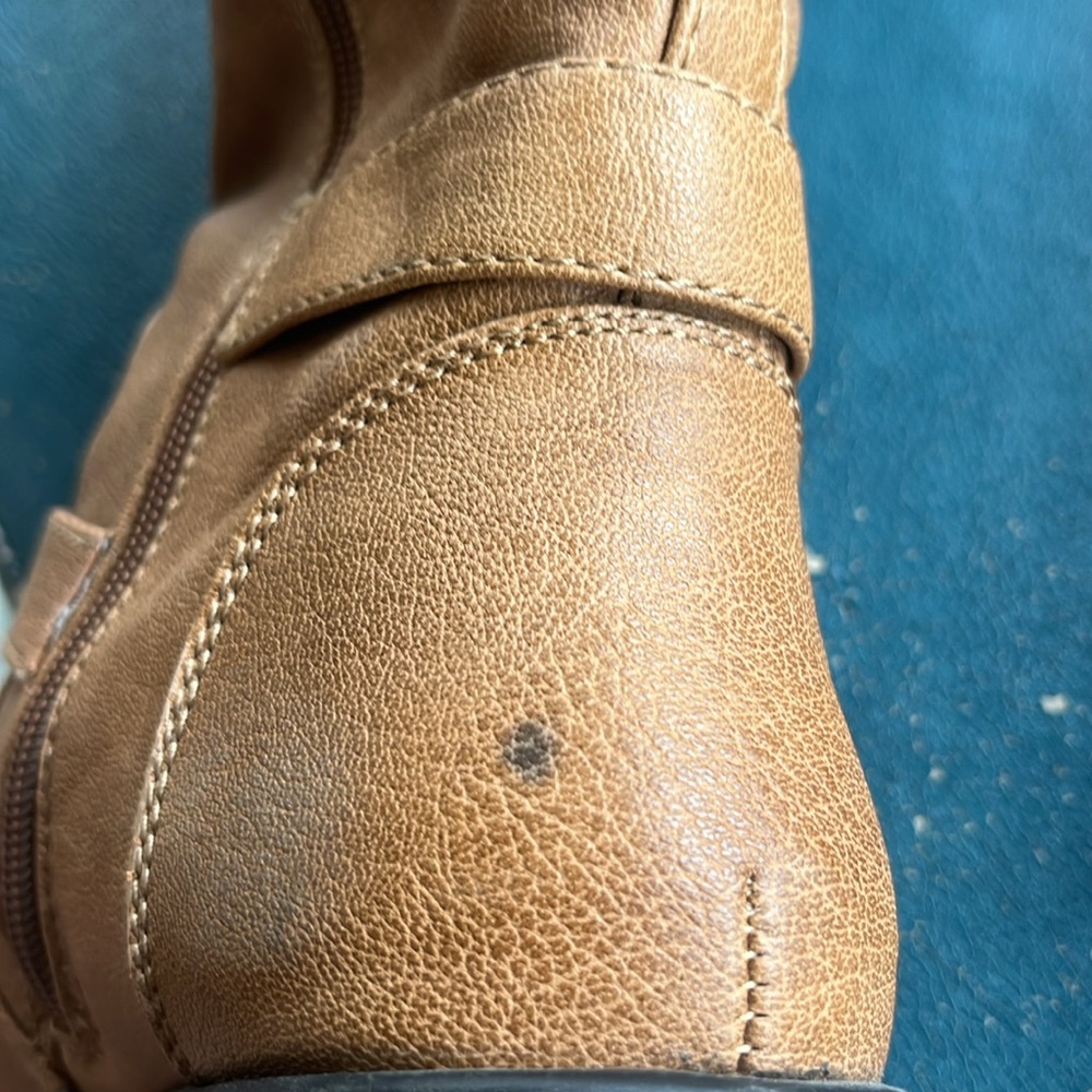 Bare Trap Boots - image 8